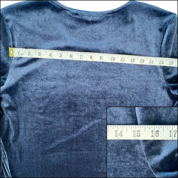 Du Jour Elegant Blue Velvet Pleated Bell Sleeve Tunic Top Size Medium - Picture 13 of 16